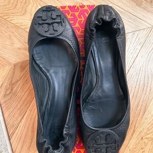 Tory Burch Textured Black Flats